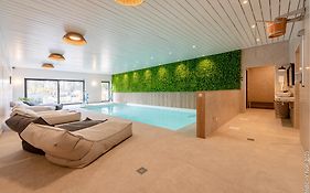 Sous La Houlette, 3 Suites, Pool And Sauna On Demand